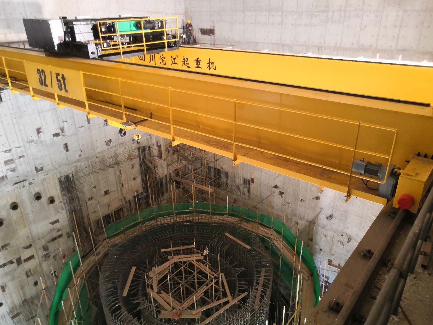 1、原子能研究院：堆厅起重机.jpg
